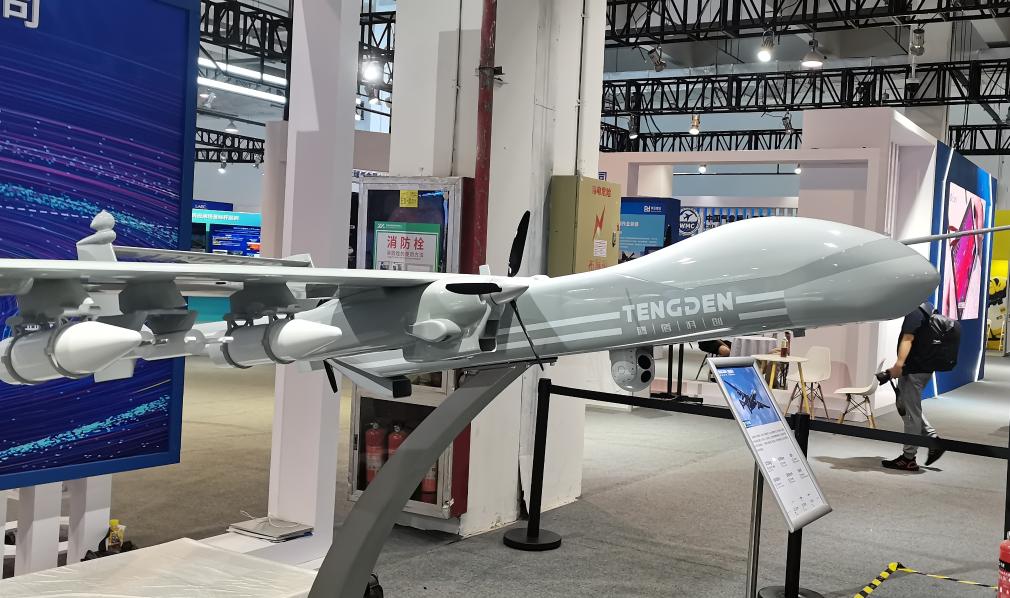 寫真はドローン「雙尾蝎A」の模型。（撮影?胡鋭）