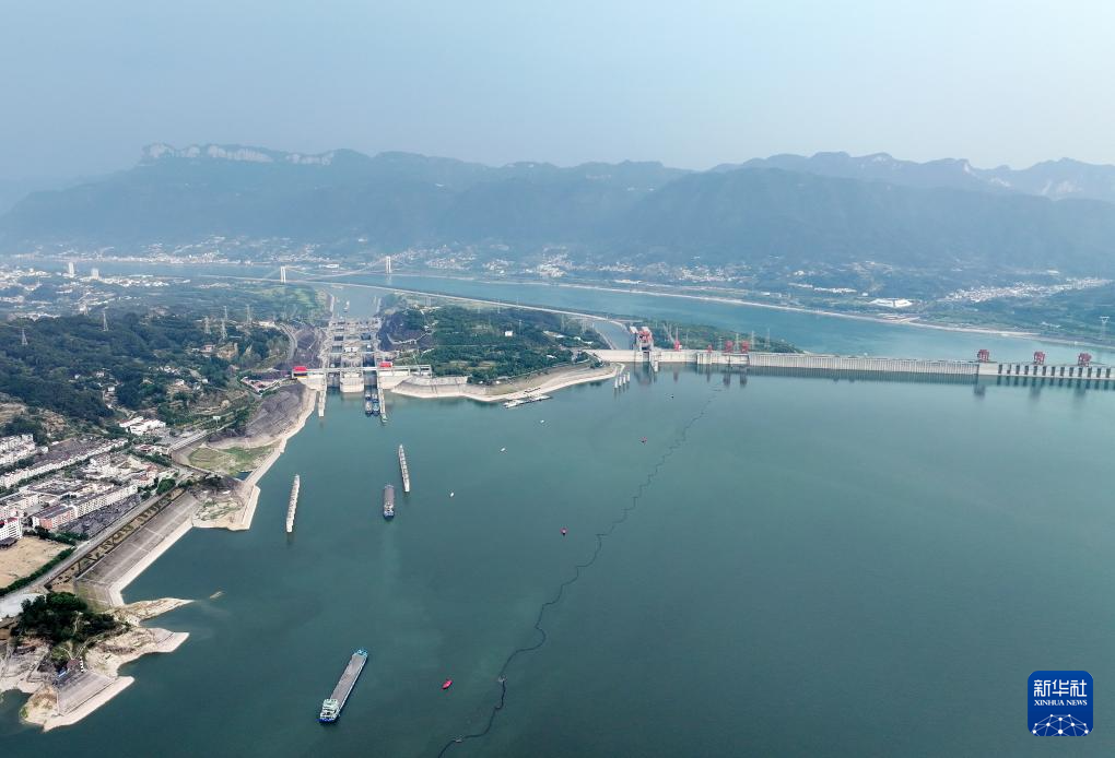 三峽閘門における今年の貨物通過(guò)量が1億トンを突破