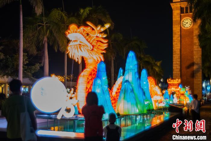 香港特區(qū)の尖沙咀で中秋節(jié)のランタンが公開