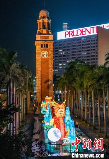 香港特區(qū)の尖沙咀で中秋節(jié)のランタンが公開