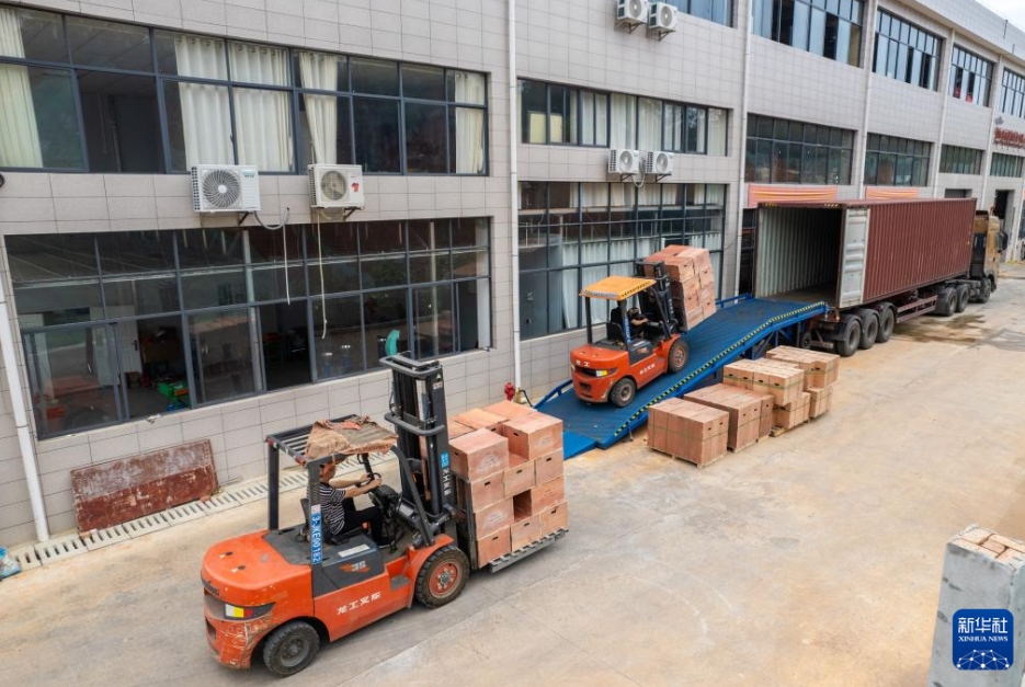 アフリカの農(nóng)業(yè)発展に寄與する中國(guó)産の小型農(nóng)業(yè)機(jī)械　湖南省