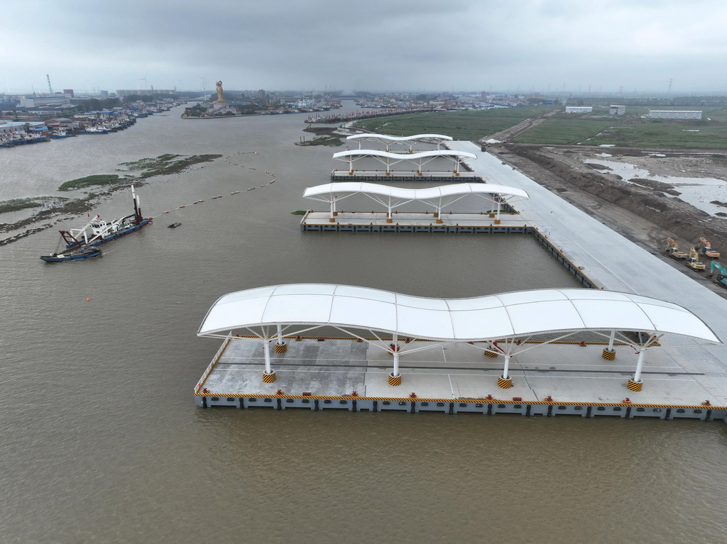 中國(guó)初の全自動(dòng)化漁業(yè)埠頭が正式に開(kāi)港