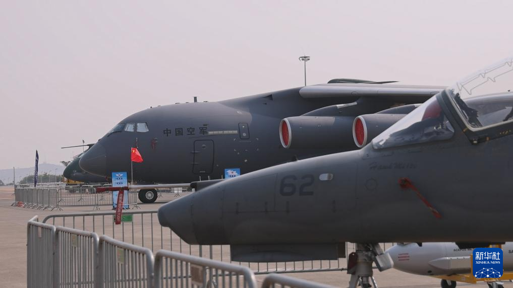 南アフリカの首都プレトリアで開催中のアフリカ航空宇宙?防衛(wèi)展に登場した中國空軍機「運-20」（9月18日、撮影?王鋭傑）