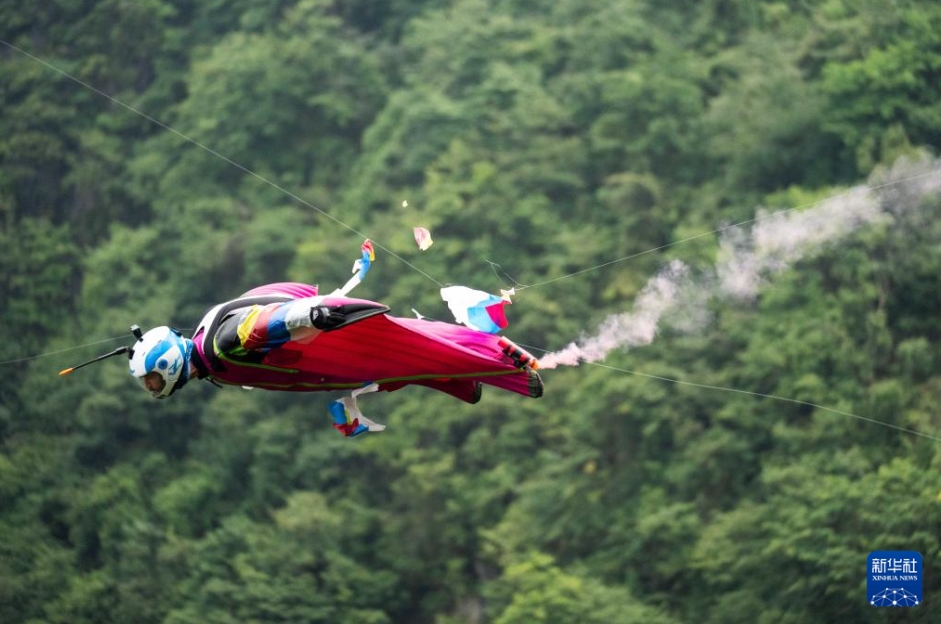 ウイングスーツフライング世界選手権の高精度ターゲット通過(guò)レース決勝　湖南省