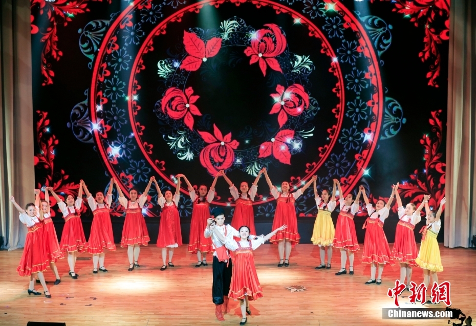 「パンダ劇場(chǎng)」年度始動(dòng)式とBRICS映畫?テレビ文化交流活動(dòng)が開幕　モスクワ