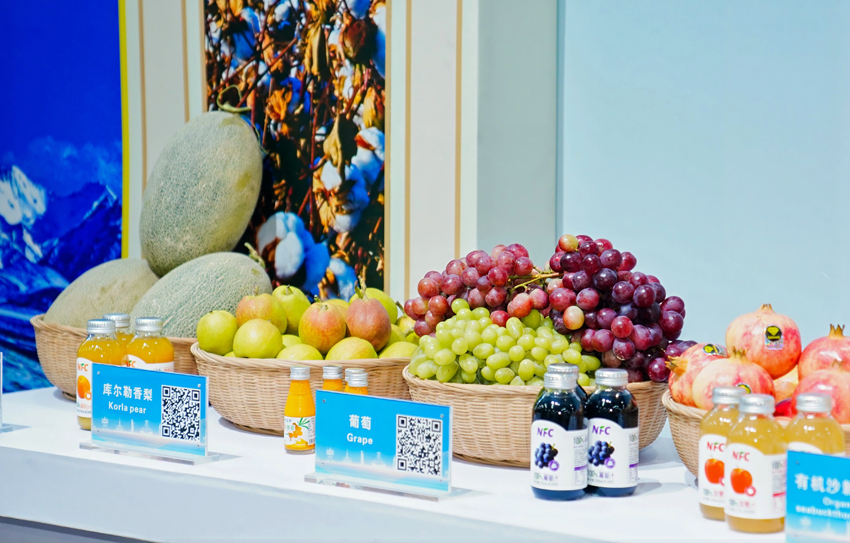 會場に設置された新疆の特産品展示エリア（寫真提供?イベント主催者）。
