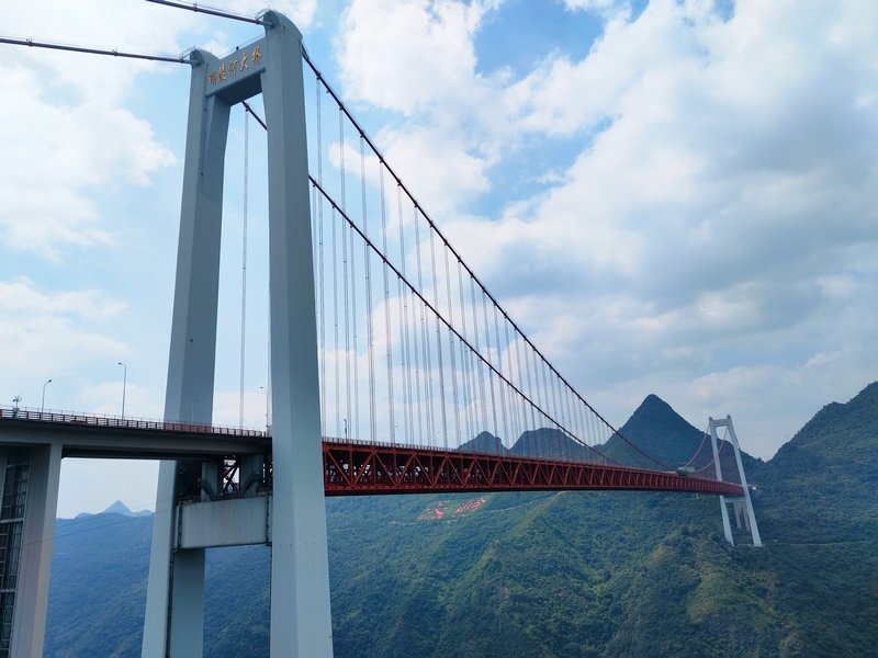 貴州省の壩陵河大橋。