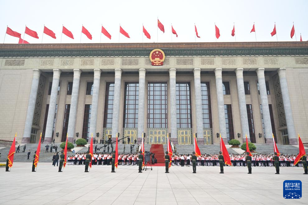 國家勲章と國家栄譽(yù)稱號の授與式が開催、出席者が人民大會堂へ