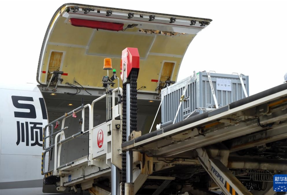 上野動物園のパンダ「比力」と「仙女」が中國に帰國