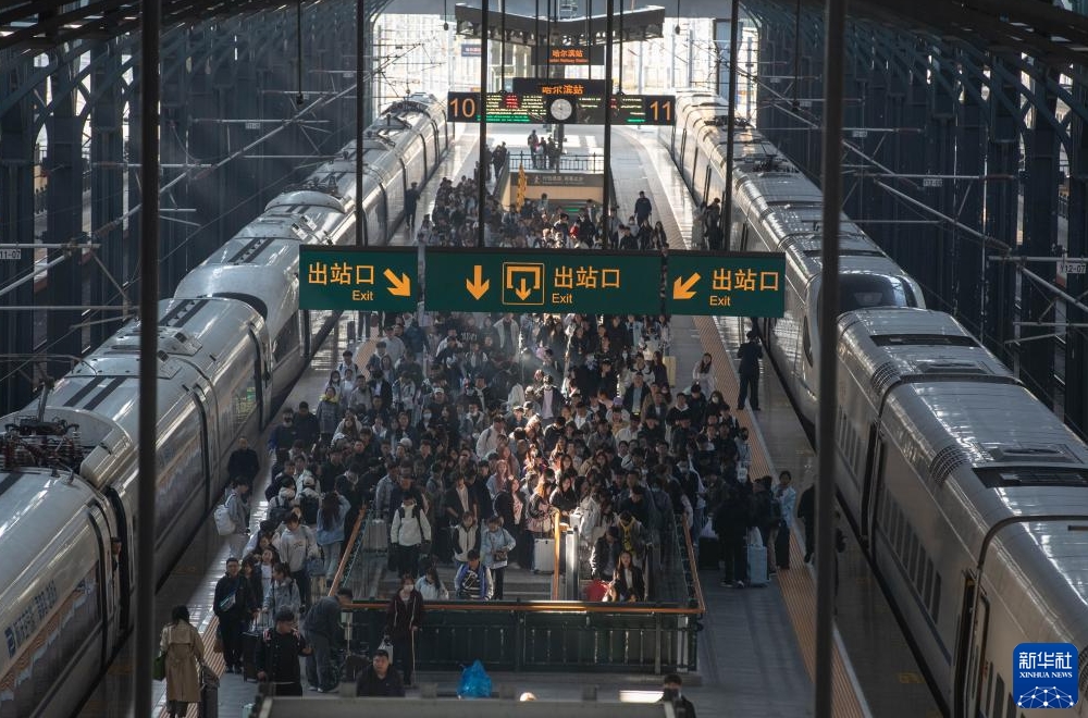 國(guó)慶節(jié)連休最終日、中國(guó)各地でUターンピークに