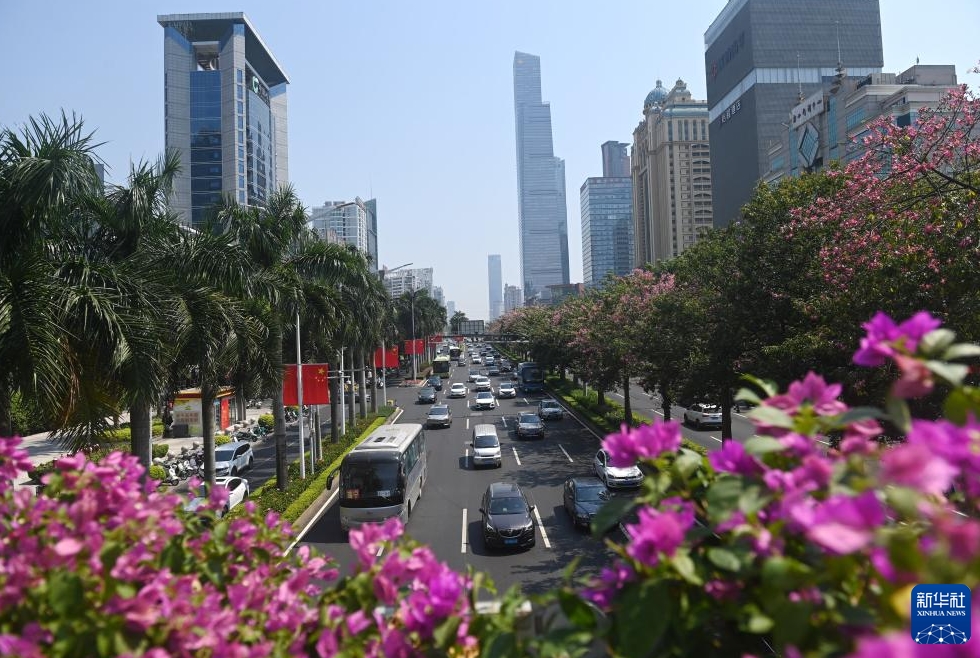 國慶節(jié)連休最終日、中國各地でUターンピークに