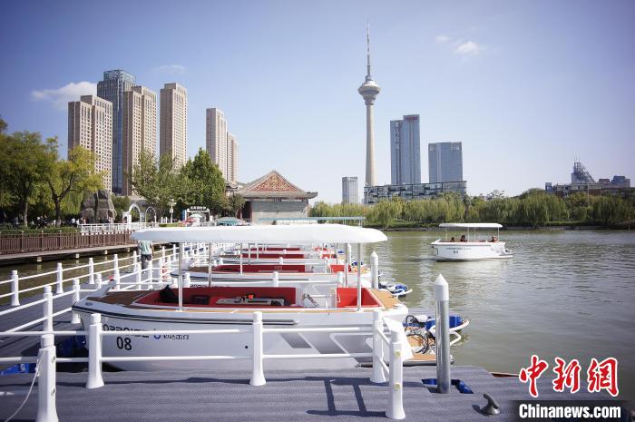 キー1つで出航?無人運(yùn)転開始　天津初の電動(dòng)スマートボートが登場