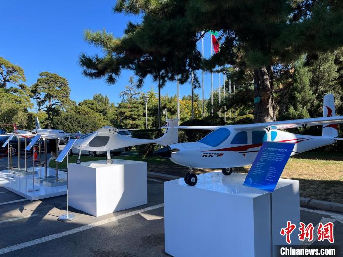 遼寧省瀋陽市で開催された遼寧省航空産業(yè)発展大會(huì)で展示された航空機(jī)模型（10月10日撮影?李晛）。