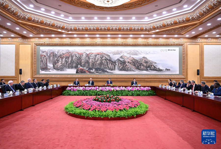 習(xí)近平國家主席、中國國際友好大會?中國人民対外友好協(xié)會設(shè)立70周年記念行事の各國來賓と會見