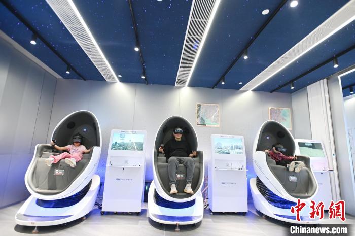 來(lái)館者を魅了するAI衛(wèi)星総合體験館　四川省成都