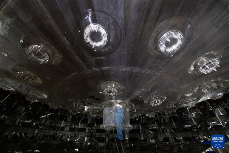 江門ニュートリノ実験検出器メイン裝置がほぼ完成　広東省