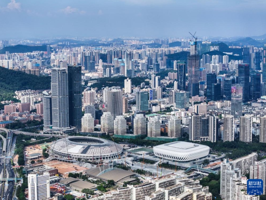 改修工事進(jìn)む第15回全國運(yùn)動會のメイン會場「深セン市體育中心」　広東省深セン