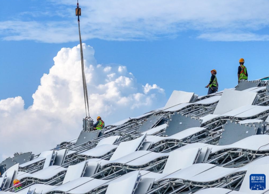 改修工事進(jìn)む第15回全國運(yùn)動會のメイン會場「深セン市體育中心」　広東省深セン