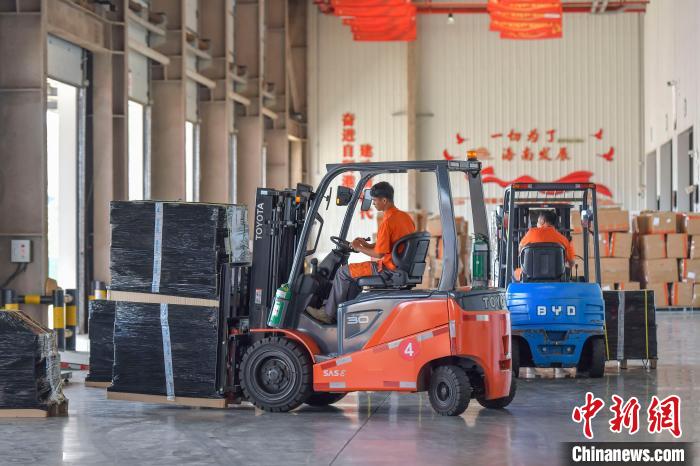 ?？诿捞m國際空港の國際貨物?郵便取扱量が2萬トンを突破　海南省