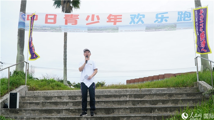 挨拶の言葉を述べる中國駐東京観光代表処の歐陽安首席代表（撮影?蔣暁辰）。