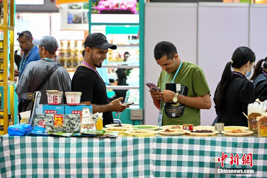 中國グルメの香り漂う第136回広州交易會(huì)　広東省