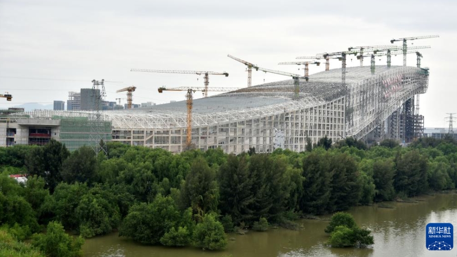 姿を現(xiàn)した巨大スキーリゾート　広東省深セン