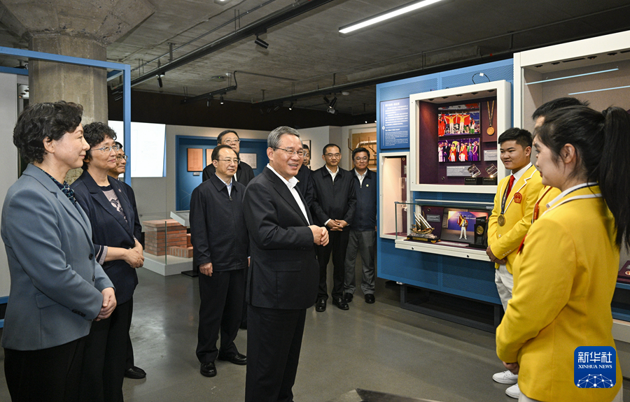 李強(qiáng)総理が上海で技能人材育成狀況を視察「職業(yè)教育と技能人材育成を強(qiáng)化」