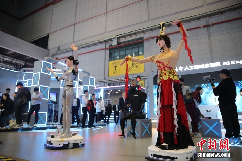 第7回輸入博、技術(shù)裝備展示エリアに輝くテクノロジーの光