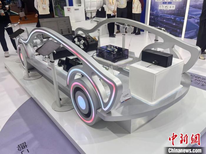 11月6日、東芝は輸入博に高効率の電力変換をサポートする車載半導(dǎo)體を出展した。（撮影?尹倩蕓）