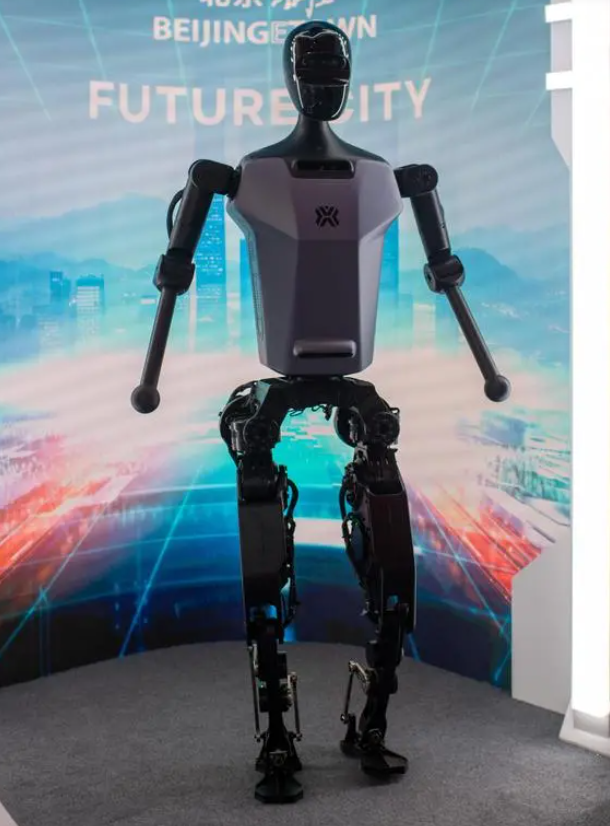 人型ロボット「天工」（撮影?翁奇羽）。