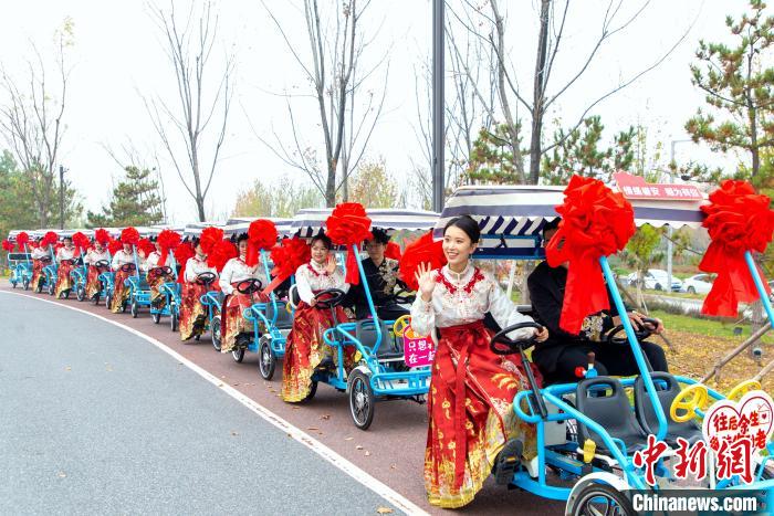 「雄安新區(qū)第4回新中國式集団結(jié)婚式」が開催　河北省