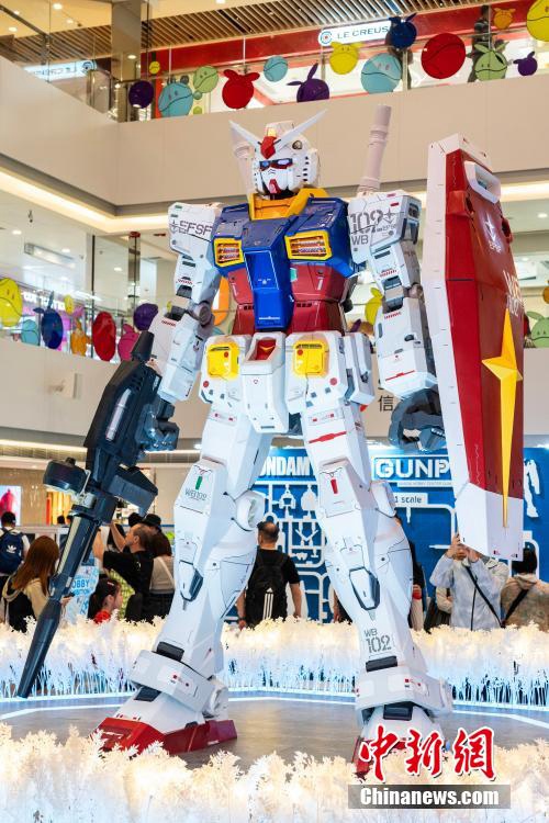 機動戦士ガンダム45周年を記念し、香港屯門に「ガンダム基地」登場