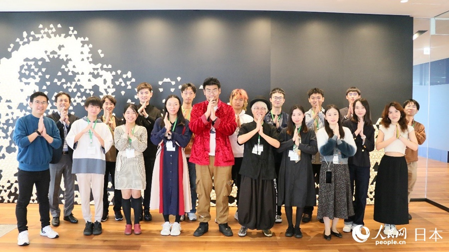 中日のインフルエンサーと若者たち（撮影?許可）。