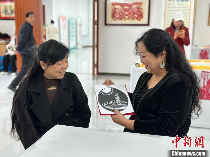 甘粛省蘭州市の伝統(tǒng)的な「切り絵」の作品展が開催
