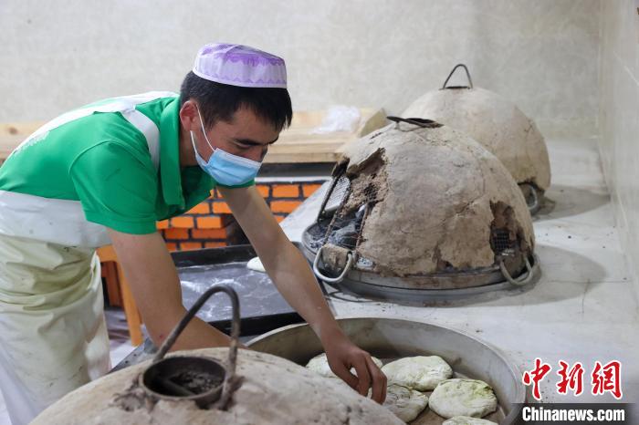 海外に進(jìn)出する青海グルメ「焜鍋饃饃」