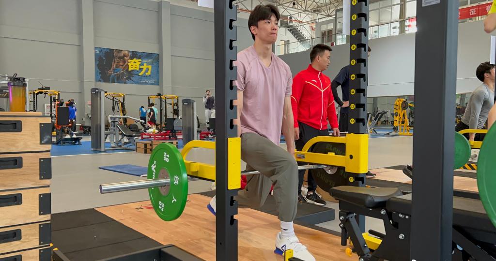 トレーニング中の汪順選手（寫真提供は昆明海埂スポーツ訓(xùn)練拠點(diǎn)）。
