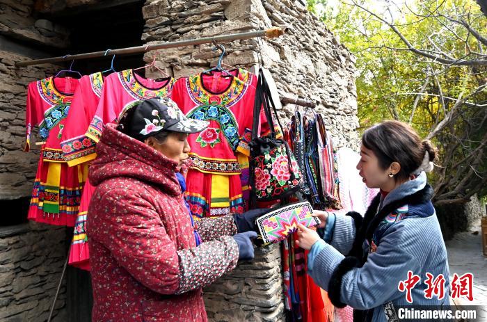 「UNWTOベストツーリズムビレッジ」に認(rèn)定された桃坪村　四川省