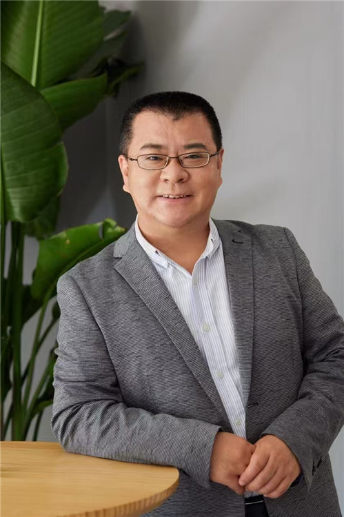 中國(guó)東方演蕓集団有限公司の黨委員會(huì)書記を務(wù)める景小勇董事長(zhǎng)（寫真提供?中國(guó)東方演蕓集団）。