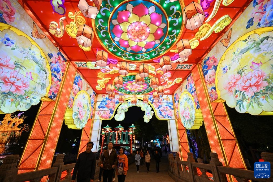 「上元燈彩図」無形文化遺産蕓術(shù)展がライトアップ　江蘇省南京