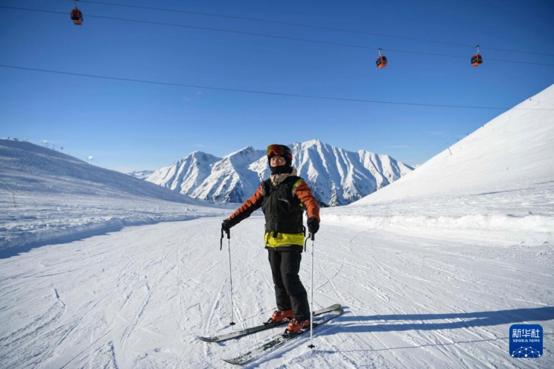 【新職業(yè)】スキーヤーの安全を守るスキー場のパトロール隊員