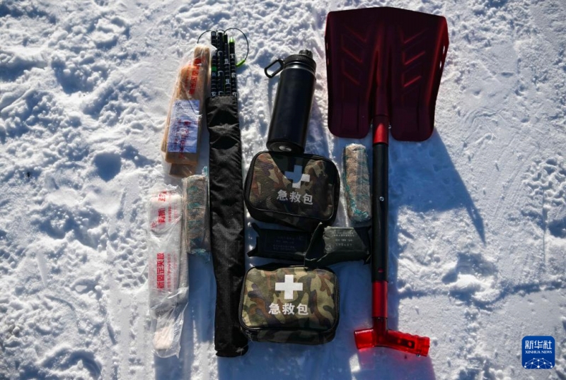 【新職業(yè)】スキーヤーの安全を守るスキー場のパトロール隊員