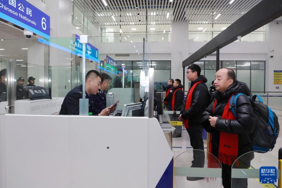 中國?黒河とロシア?カ二クルガンを繋ぐ出入國検査所が正式に開設(shè)