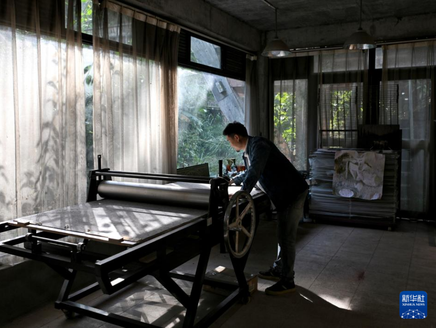 絶版木刻の伝承の場(chǎng)を訪ねて　雲(yún)南省普洱