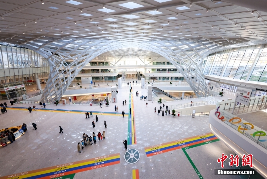 朝陽駅交通ハブの運(yùn)用開始　地下鉄で繋がる「7鉄道駅2空港」　北京