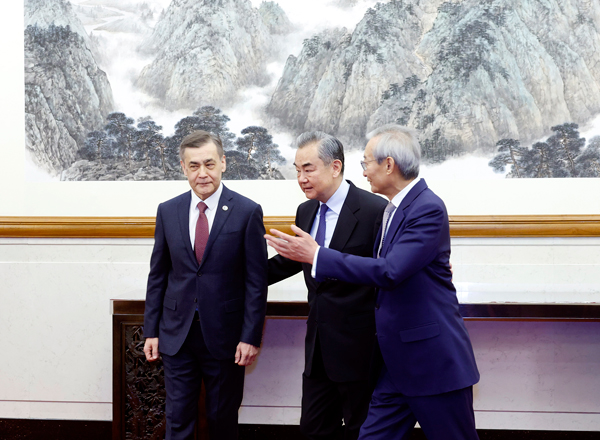 王毅氏「上海協(xié)力機(jī)構(gòu)の將來(lái)性に自信」