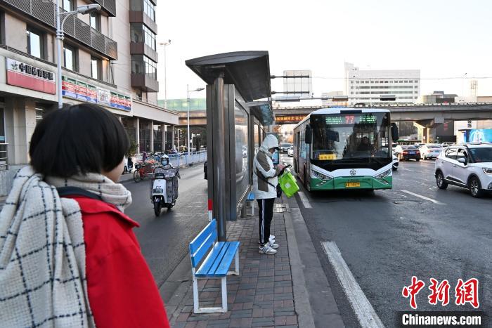 環(huán)境に優(yōu)しい外出を市民に奨勵し、バス?地下鉄の無料乗車を実施　河北省石家荘