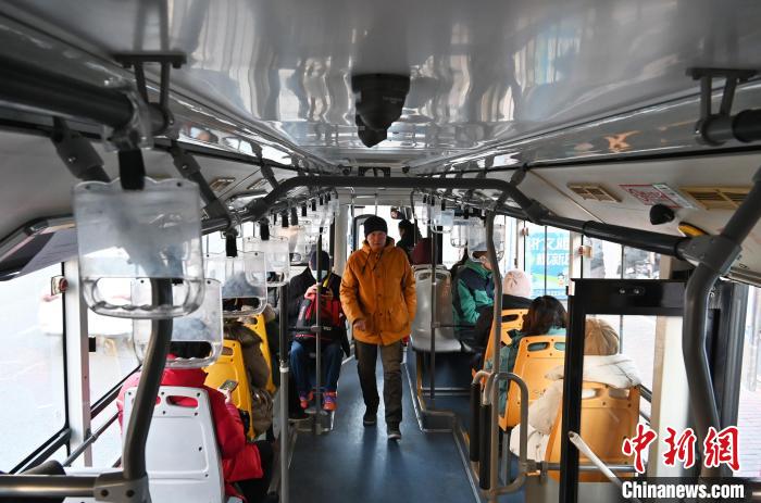 環(huán)境に優(yōu)しい外出を市民に奨勵し、バス?地下鉄の無料乗車を?qū)g施　河北省石家荘