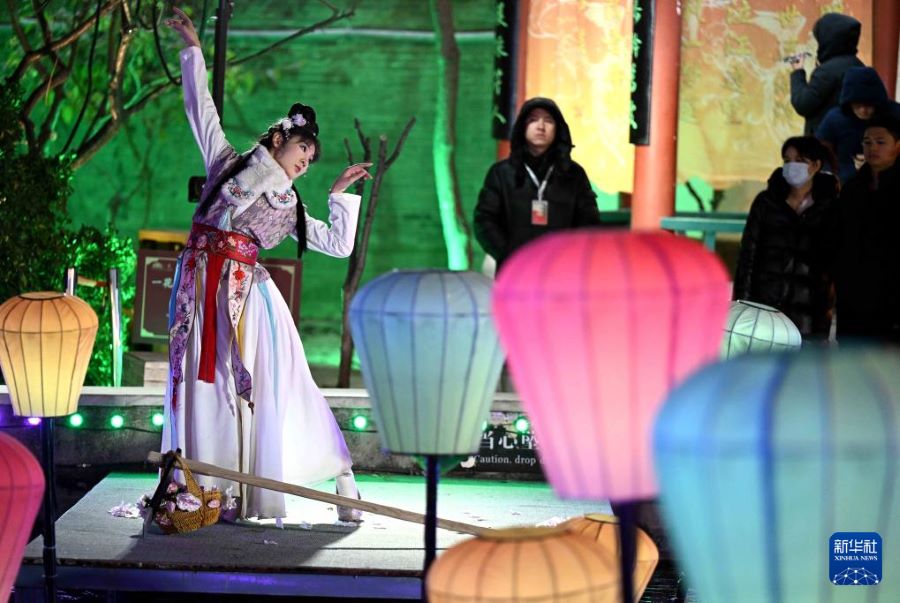 清代の長編小説「紅樓夢」を題材にした沒入型テーマパフォーマンス　河北省正定