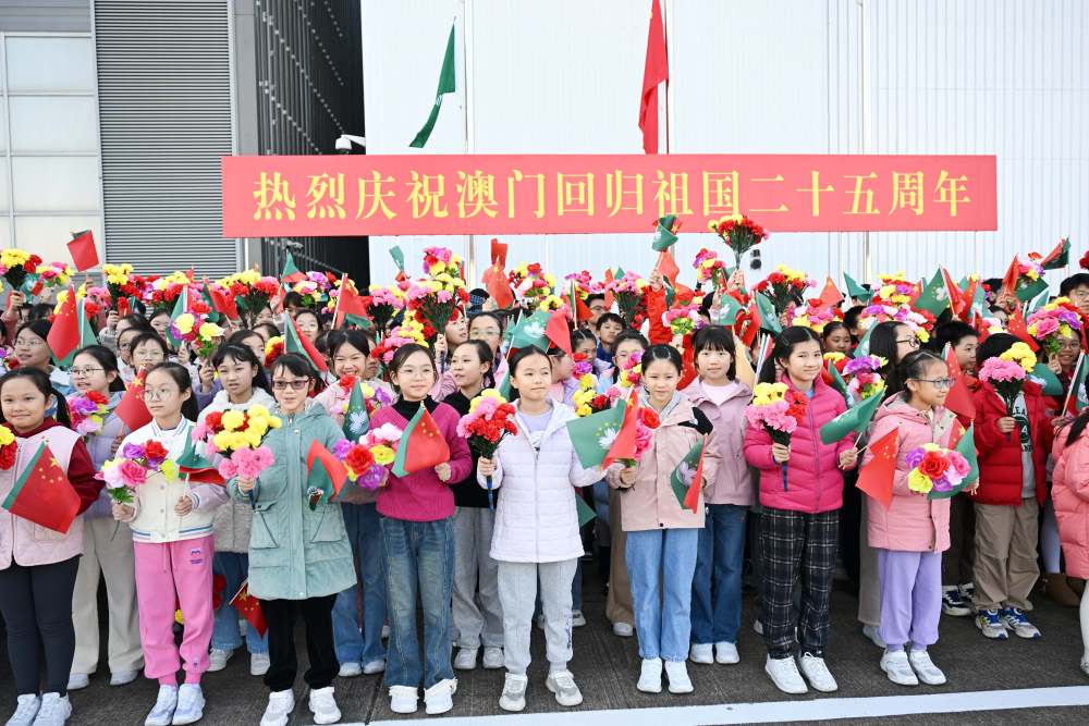 習(xí)近平総書記が澳門特區(qū)到著、熱烈な歓迎を受ける