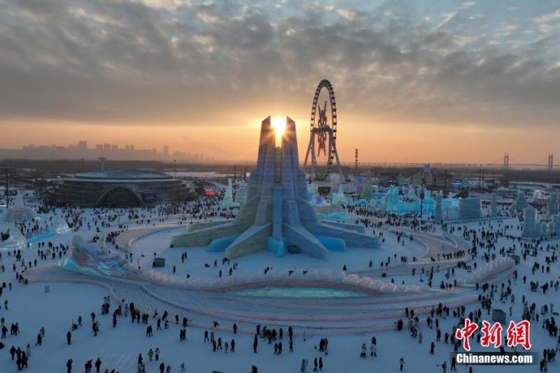 100萬平方メートルの哈爾浜氷雪大世界がオープン